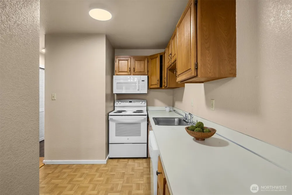 3024 NE 143rd Street #103 Seattle, WA 98125