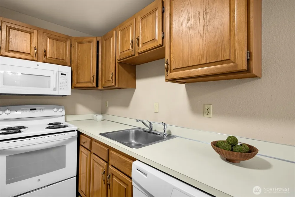 3024 NE 143rd Street #103 Seattle, WA 98125