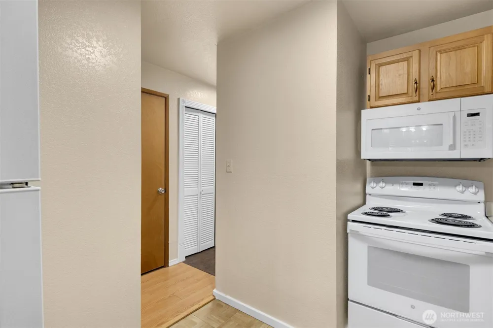 3024 NE 143rd Street #103 Seattle, WA 98125