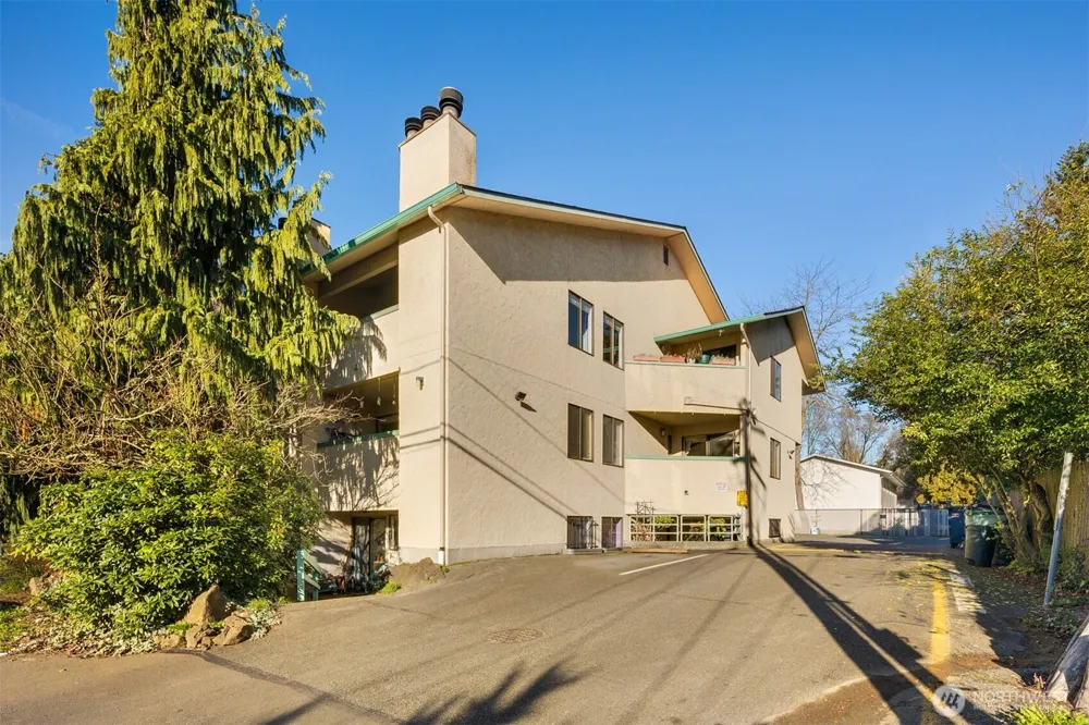 3024 NE 143rd Street #103 Seattle, WA 98125
