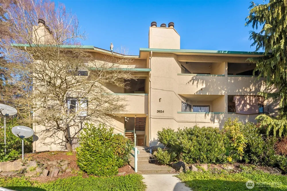 3024 NE 143rd Street #103 Seattle, WA 98125