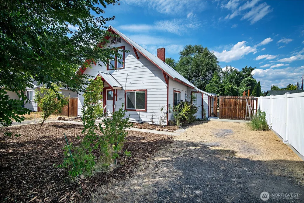 307 W 14th Avenue Ellensburg, WA 98926