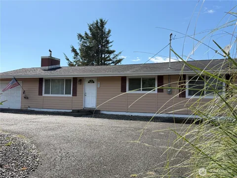 655 Canal Drive NE