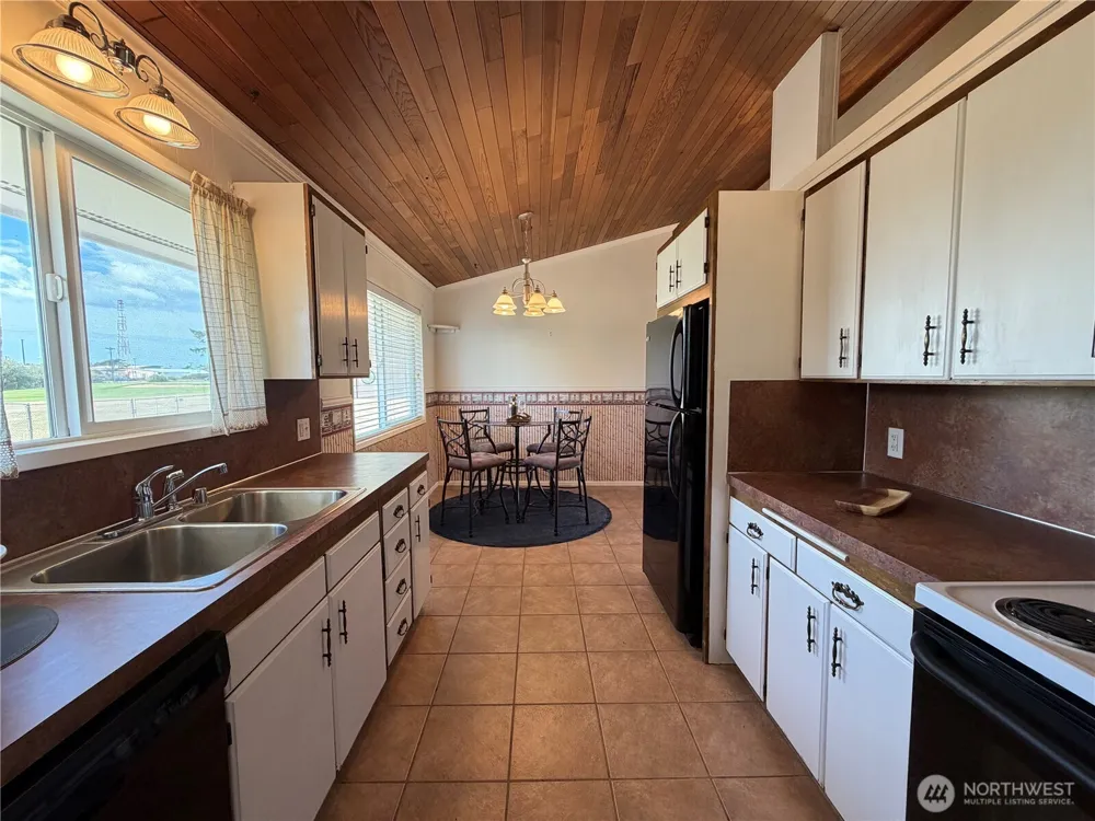 655 Canal Drive NE Ocean Shores, WA 98569