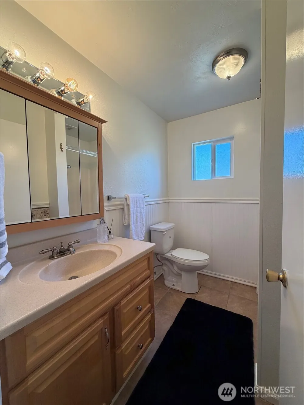 655 Canal Drive NE Ocean Shores, WA 98569