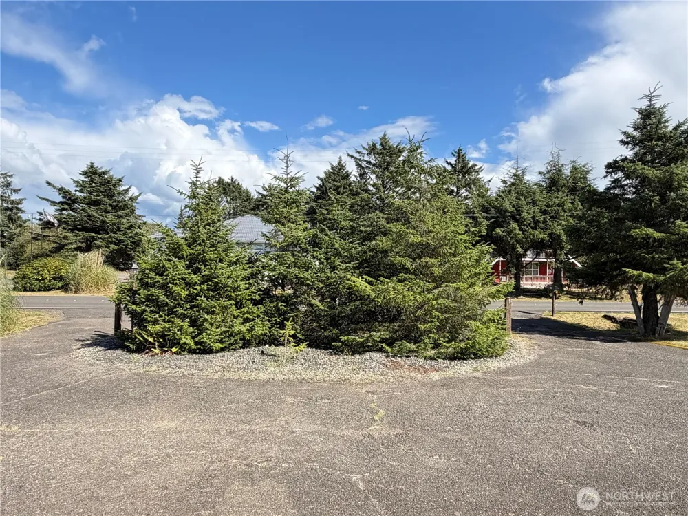 655 Canal Drive NE Ocean Shores, WA 98569