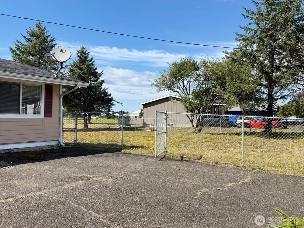 655 Canal Drive NE Ocean Shores, WA 98569