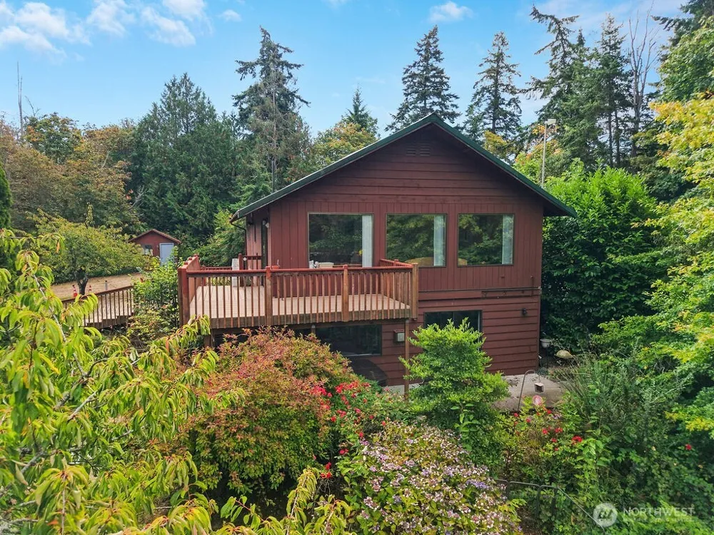 73 Ponderosa Place Nordland, WA 98358