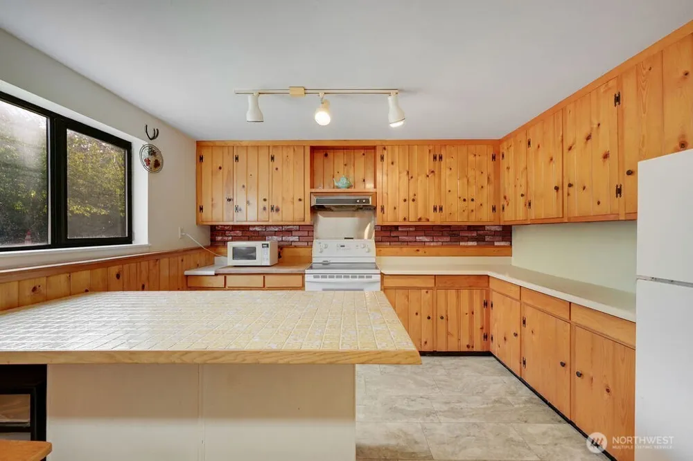 73 Ponderosa Place Nordland, WA 98358