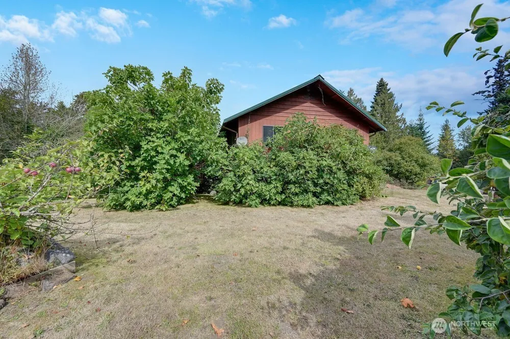73 Ponderosa Place Nordland, WA 98358