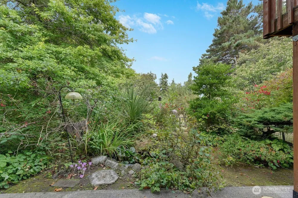 73 Ponderosa Place Nordland, WA 98358