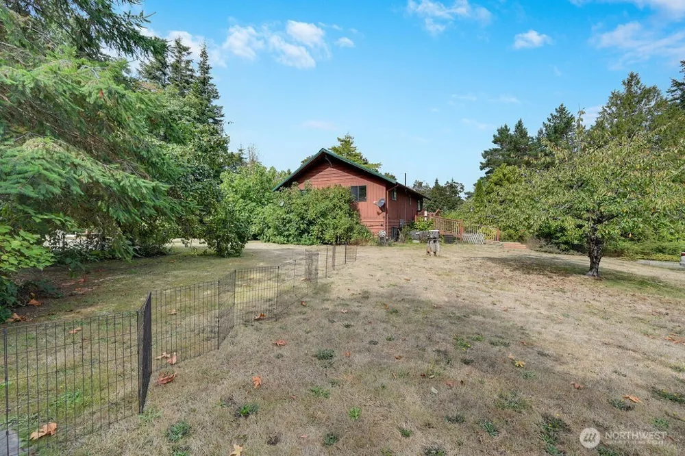 73 Ponderosa Place Nordland, WA 98358