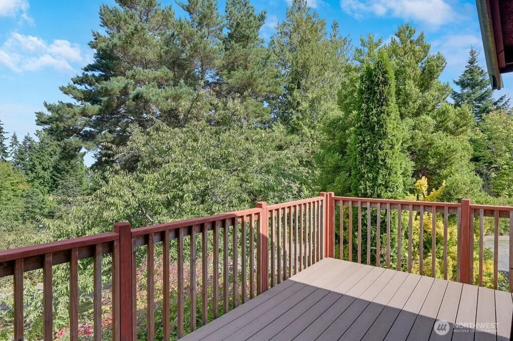 73 Ponderosa Place Nordland, WA 98358