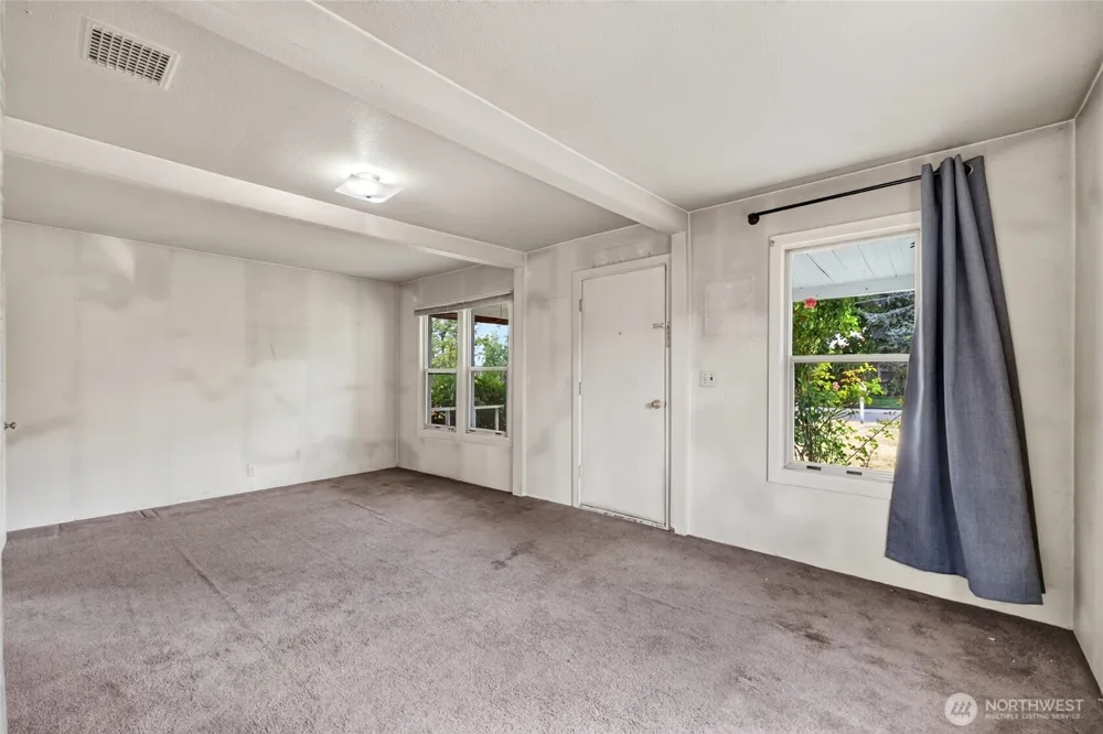 520 12th Street SE Puyallup, WA 98372