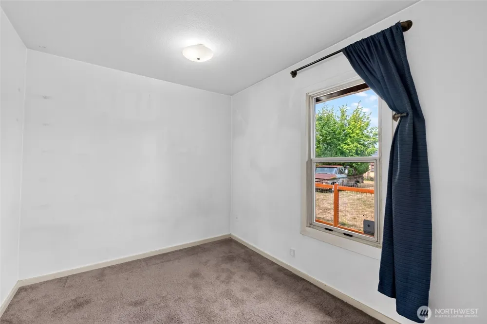 520 12th Street SE Puyallup, WA 98372