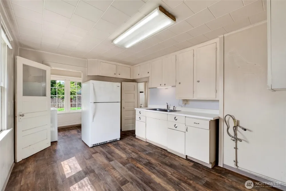 520 12th Street SE Puyallup, WA 98372