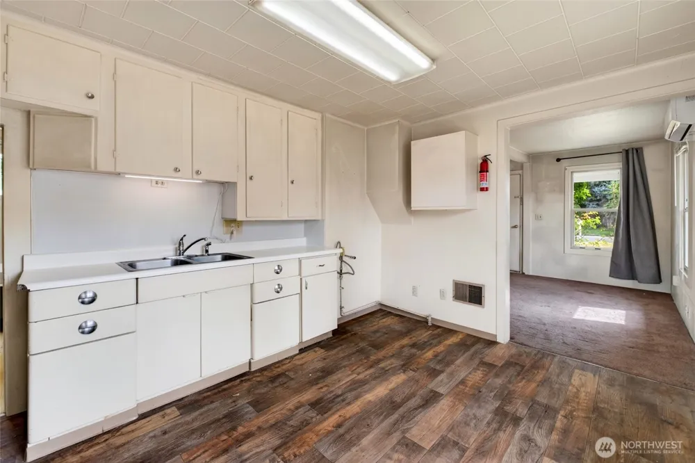 520 12th Street SE Puyallup, WA 98372
