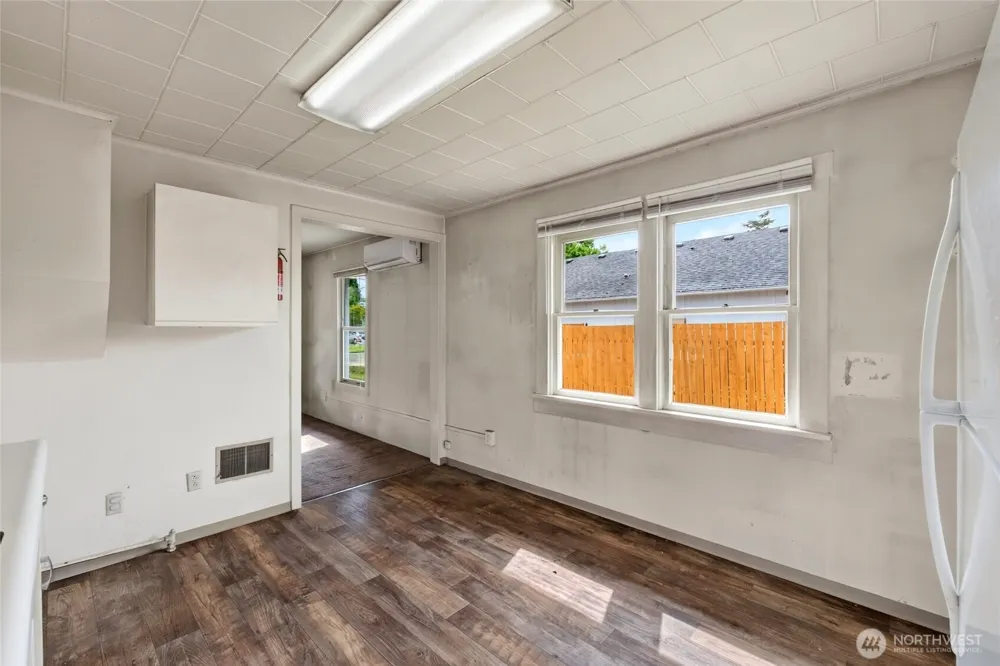 520 12th Street SE Puyallup, WA 98372