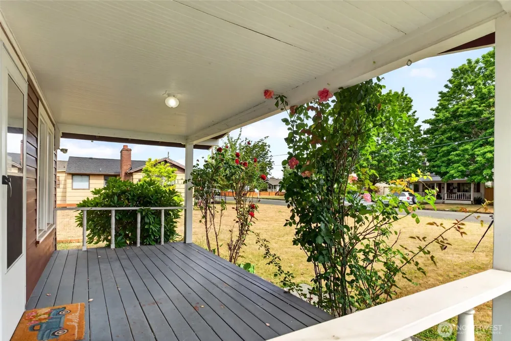 520 12th Street SE Puyallup, WA 98372