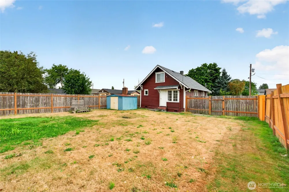 520 12th Street SE Puyallup, WA 98372