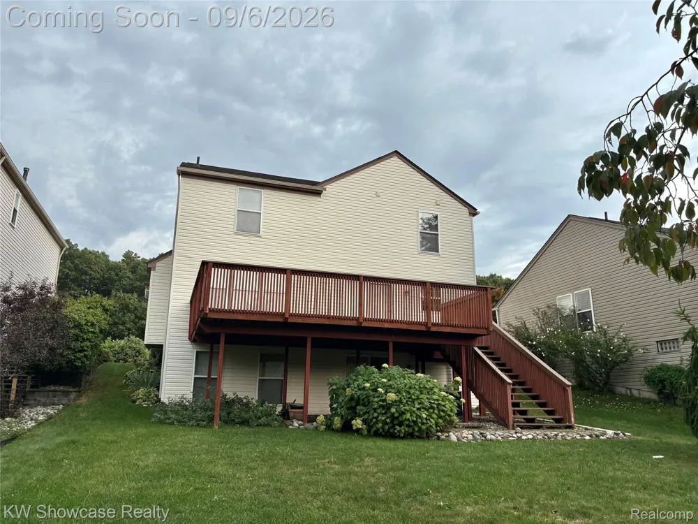 1645 Marshbank Drive Pontiac City, MI 48340