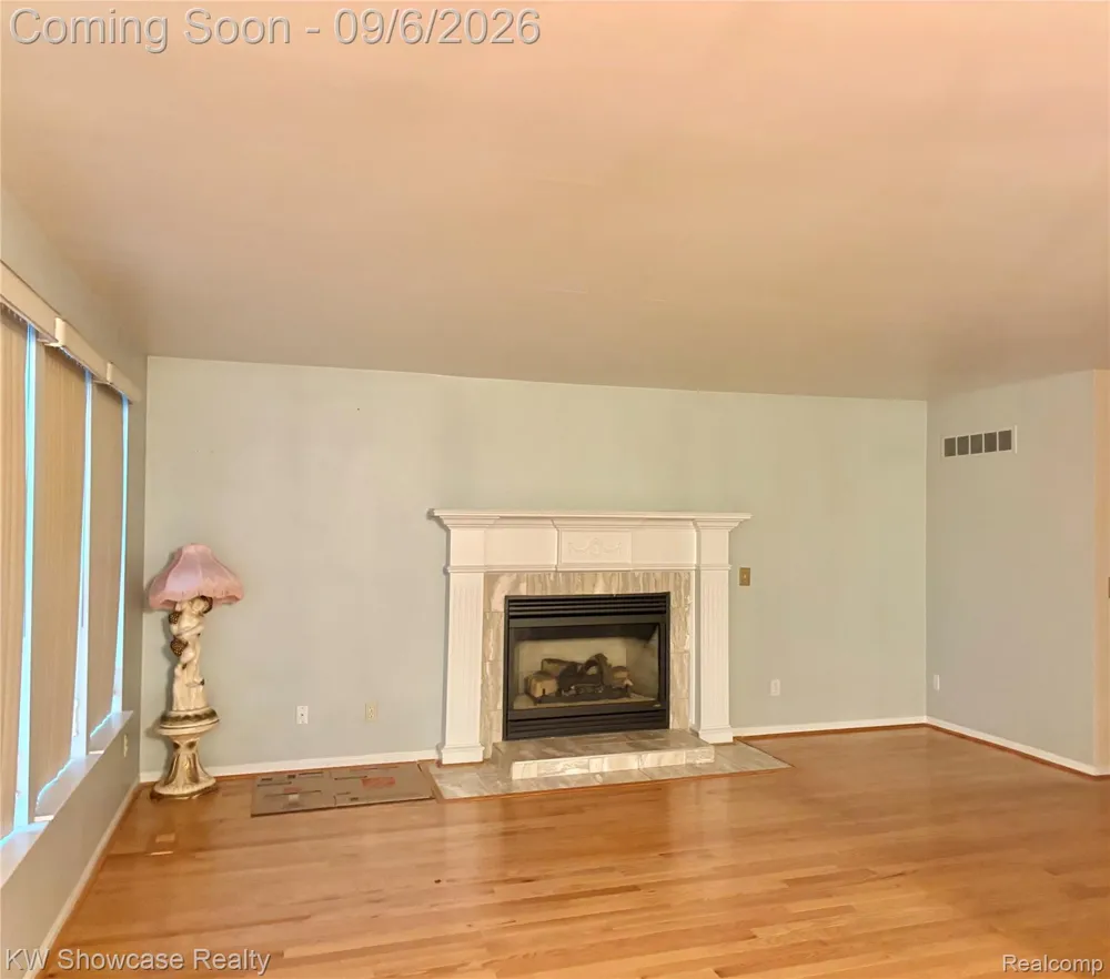 1645 Marshbank Drive Pontiac City, MI 48340