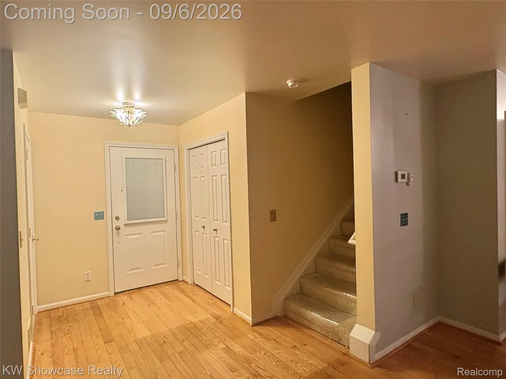 1645 Marshbank Drive Pontiac City, MI 48340