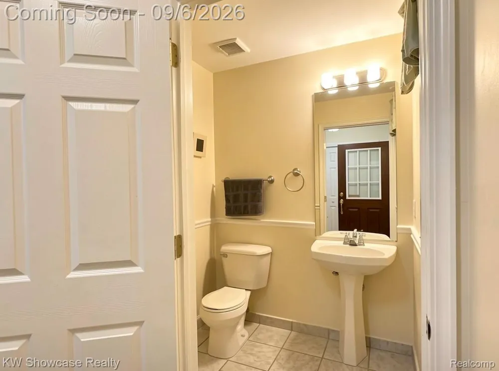1645 Marshbank Drive Pontiac City, MI 48340