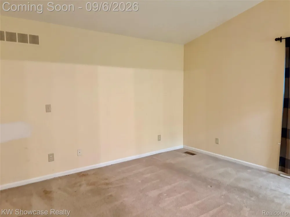 1645 Marshbank Drive Pontiac City, MI 48340