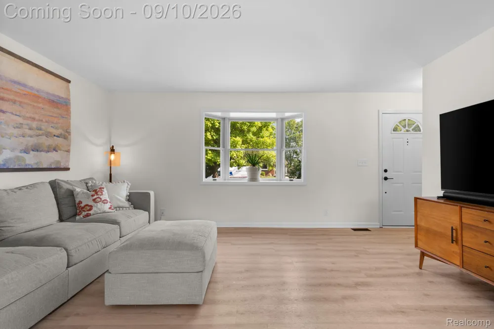264 Nichols Drive Saline City, MI 48176