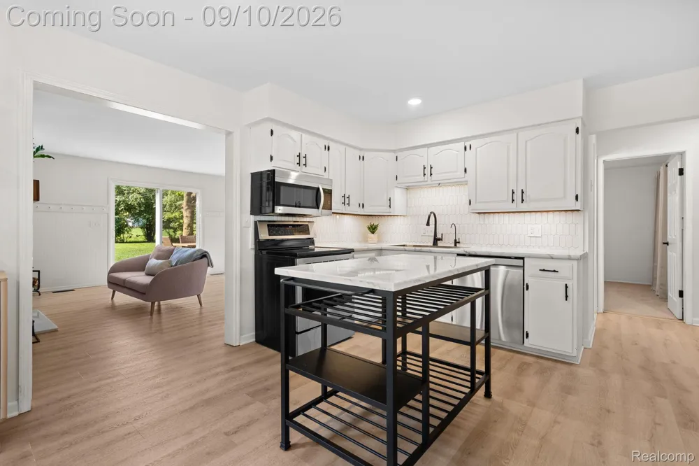264 Nichols Drive Saline City, MI 48176