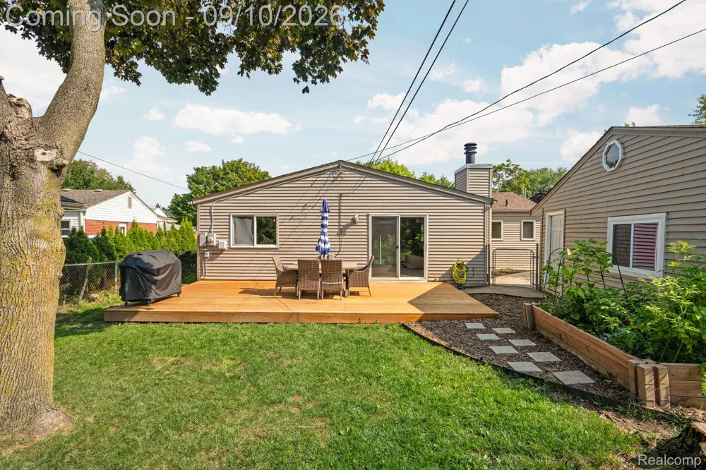264 Nichols Drive Saline City, MI 48176