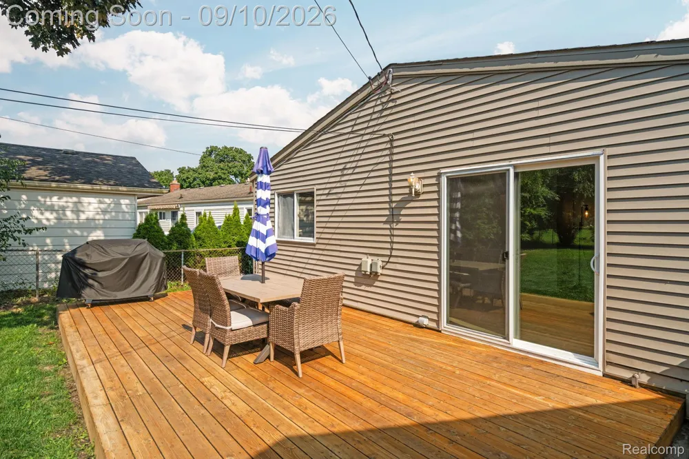 264 Nichols Drive Saline City, MI 48176