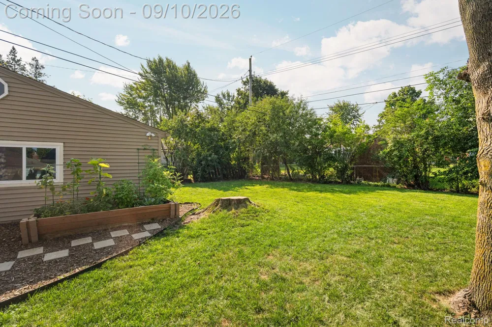 264 Nichols Drive Saline City, MI 48176