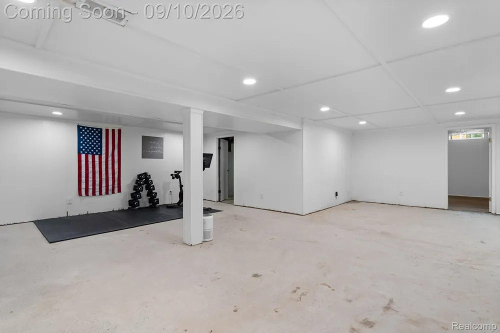 264 Nichols Drive Saline City, MI 48176