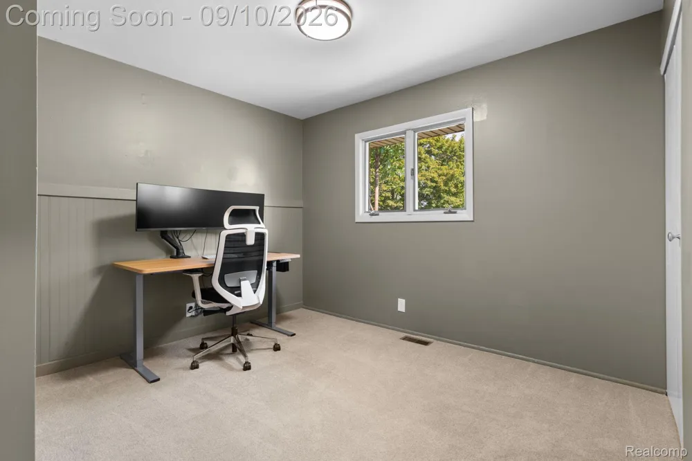 264 Nichols Drive Saline City, MI 48176