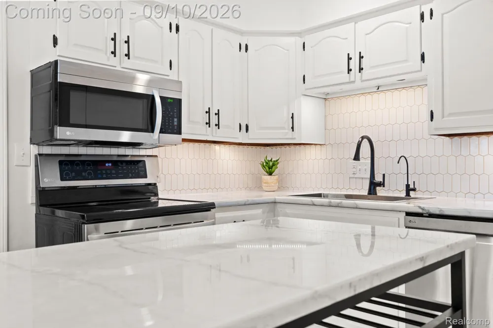 264 Nichols Drive Saline City, MI 48176