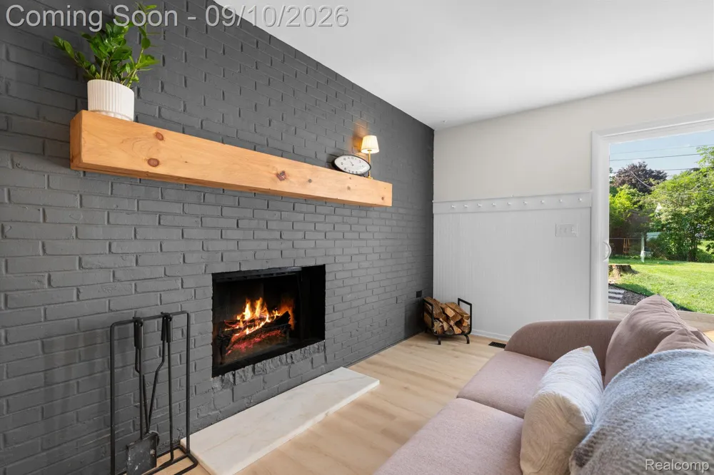 264 Nichols Drive Saline City, MI 48176