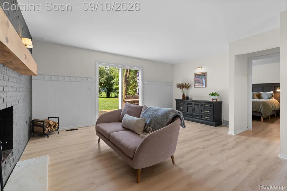264 Nichols Drive Saline City, MI 48176