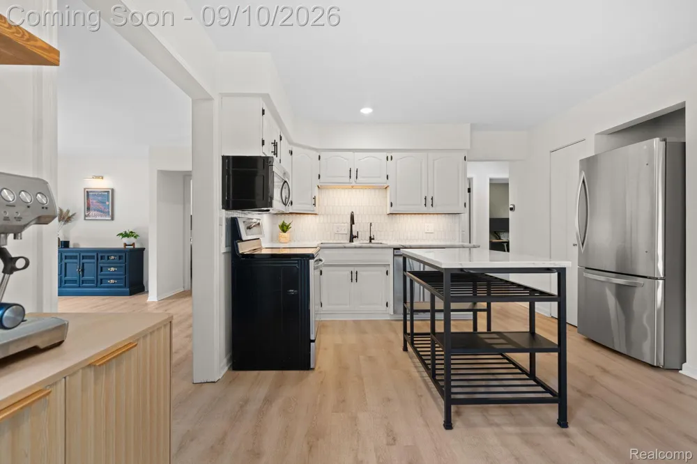 264 Nichols Drive Saline City, MI 48176