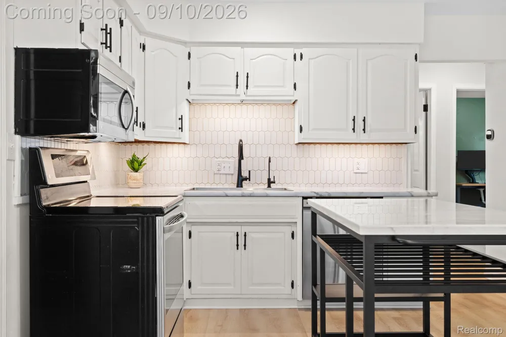 264 Nichols Drive Saline City, MI 48176