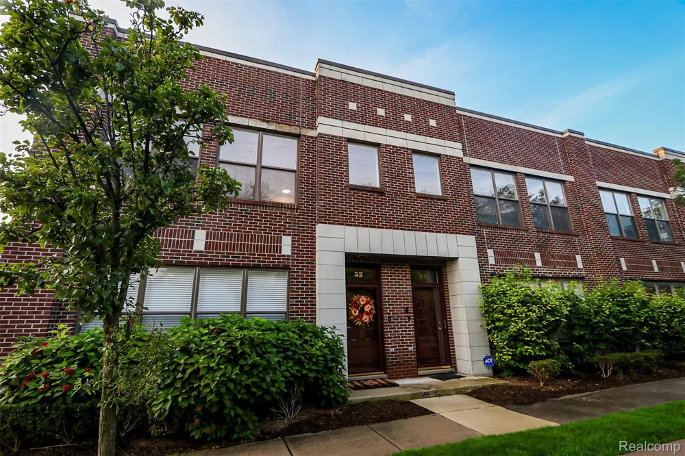 52 W Bethune Street Detroit City, MI 48202