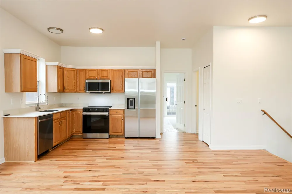 52 W Bethune Street Detroit City, MI 48202