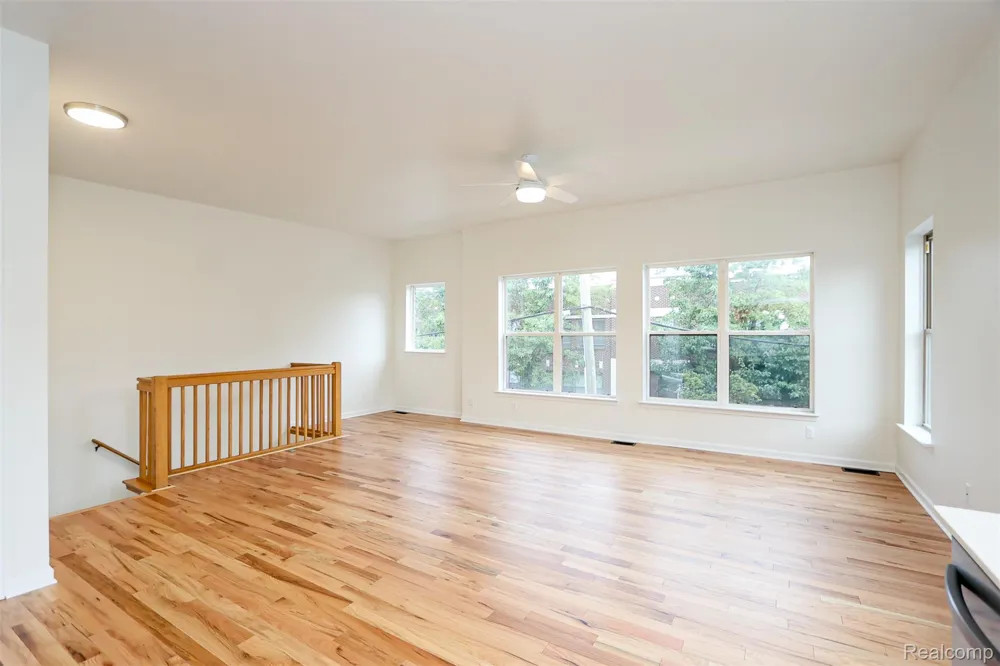 52 W Bethune Street Detroit City, MI 48202