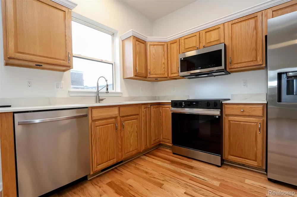 52 W Bethune Street Detroit City, MI 48202