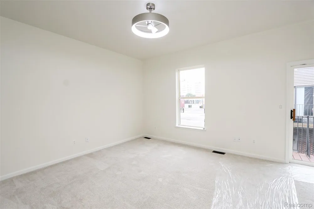 52 W Bethune Street Detroit City, MI 48202