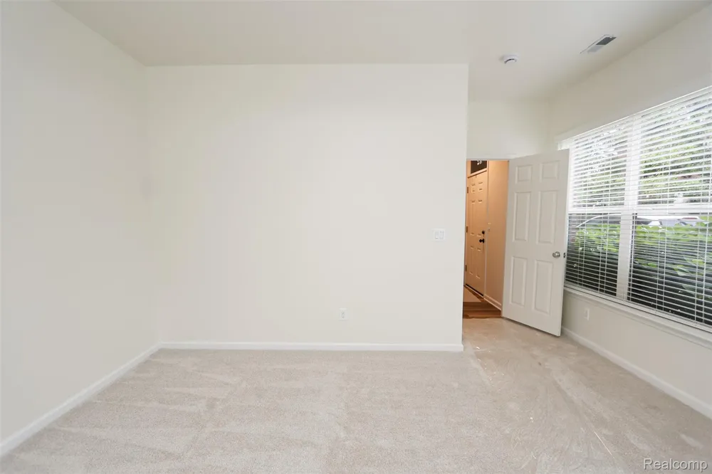 52 W Bethune Street Detroit City, MI 48202