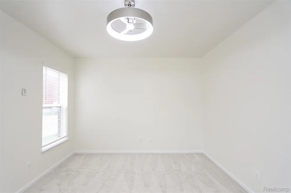 52 W Bethune Street Detroit City, MI 48202