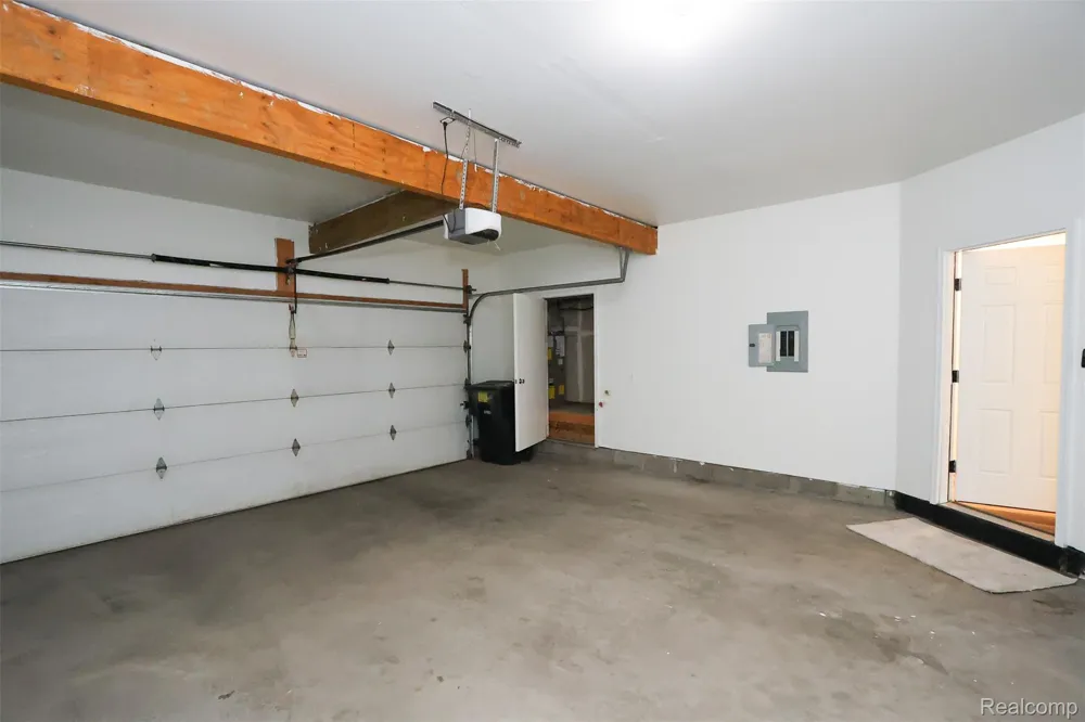 52 W Bethune Street Detroit City, MI 48202