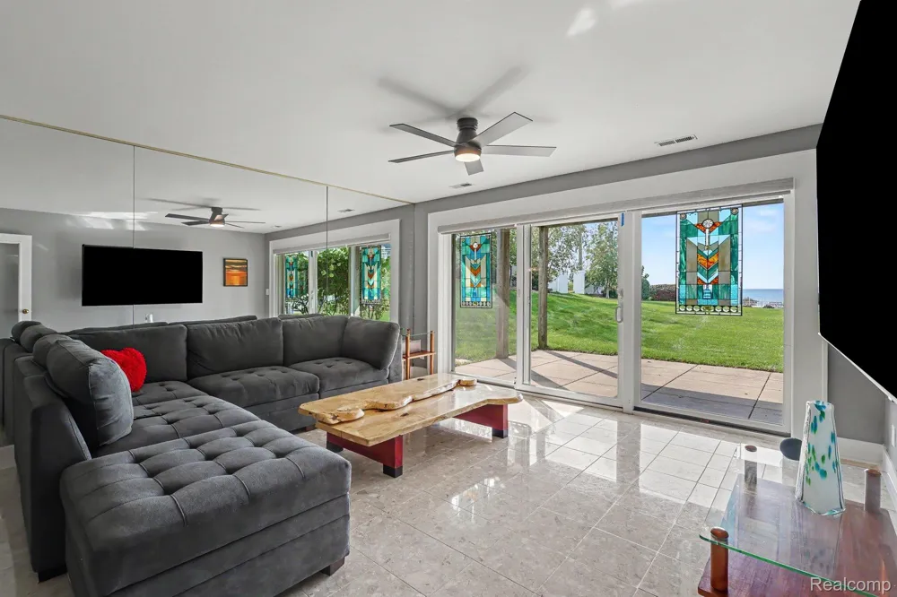 215 North Shore Drive #1 South Haven City, MI 49090
